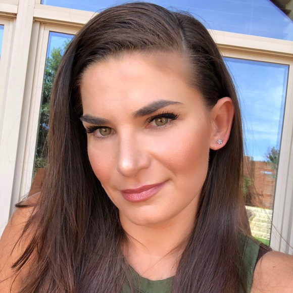 Meet your Posher, Catherine - Picture 1 of 1